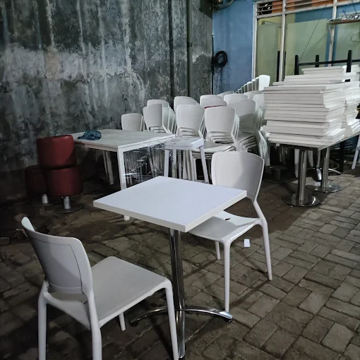 kursi resto
